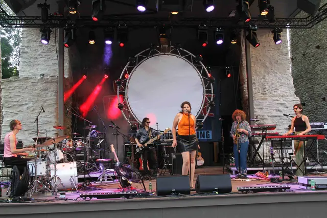 Zelda Weber aus der Oststeiermark begeisterte mit ihrer markanten Stimme und tollen Band die Festivalgäste am Freitag Abend. | Foto: Peter Seper