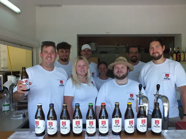 Der Brauverein Lutzmannsburg präsentiert seine Bierspezialitäten.  | Foto: Alena Kulman