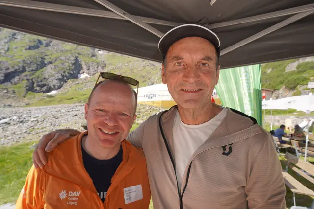 Der 2. Vorsitzende der DAV-Sektion Leipzig, Renè Hobusch mit Seniorchef Sigmar Gleirscher | Foto: Kainz