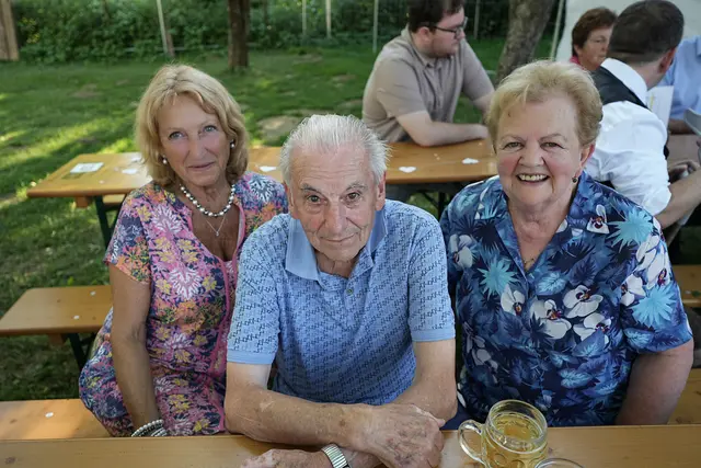 Aus England angereist Margreth Mitchell, Otto Trippold, Erika Hartl.