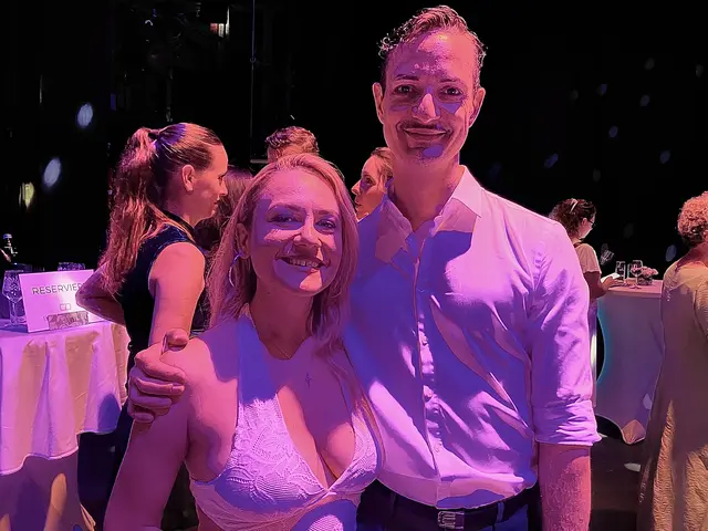 Sängerin Ivana Zdravkova mit dem komödiantischen Ricardo Frenzel-Baudisch (Graf Stanislaus) | Foto: Stockmann
