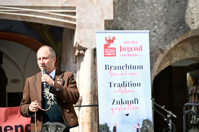 Landesobmann Alexander Schatz zeigte sich von der hohen Teilnehmerzahl trotz hoher Temperaturen begeistert. | Foto: Hassl