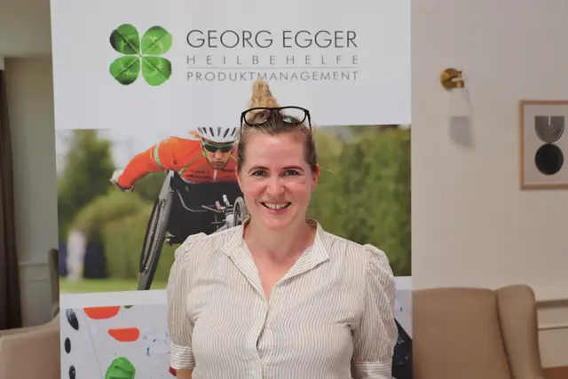 Martina Goldgruber von der Firma Georg Egger stellte Produkte für Inkontinenz aus | Foto: Edith Ertl