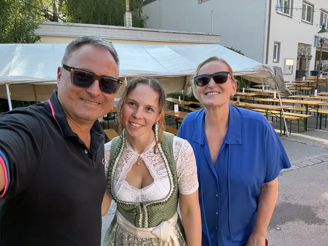 Melanie Pejic heißt Vizebürgermeisterin und Bürgermeister willkommen | Foto: Marktplatz Gablitz