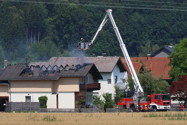 Der Brand konnte durch den Einsatz von sechs Feuerwehren unter Kontrolle gebrach werden. | Foto: laumat/Matthias Lauber