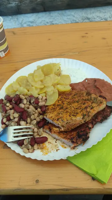 Sehr gute Grillspezialitäten konnte man ordern... | Foto: Günther Koch