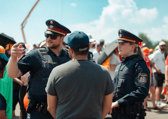 Die Polizei setzt auf Dialog.
