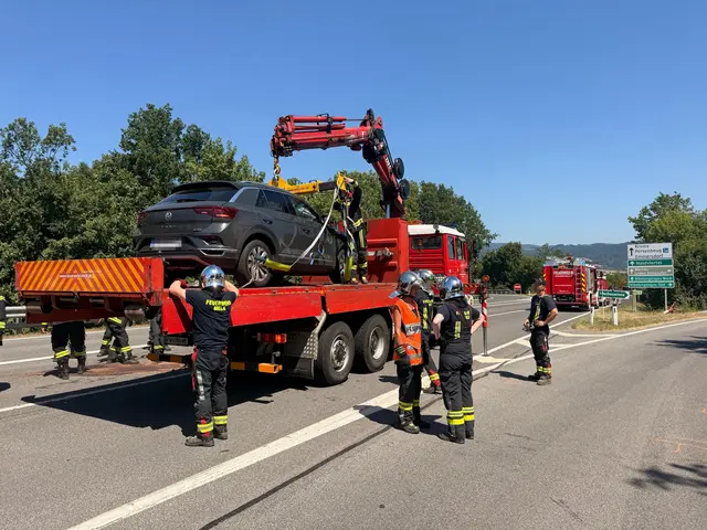Nach der Kollision wurden die beiden Unfallfahrzeuge auf einen sicheren Abstellplatz gebracht. | Foto: DOKU-NÖ