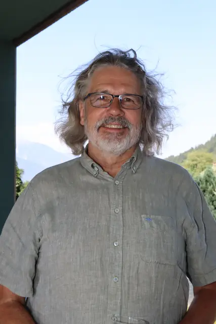 Namensvetter Martin Wegscheider von der Firma Spechtenhauser (Bau- und Möbeltischlerei) sorgte für kindgerechte Möbel im Haus. | Foto: Kendlbacher