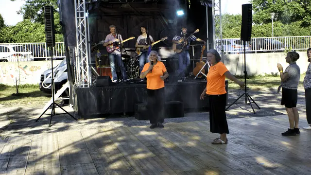 Eröffneten das 2te Countryfest: Marie Kerschbaumer und Doris Thaun | Foto: Markus Achleitner