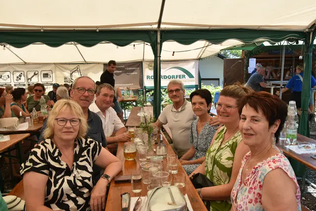 Andrea, Anton, Ossi, Toni, Traude, Sabine und Sissi | Foto: Julia Lirsch / MeinBezirk