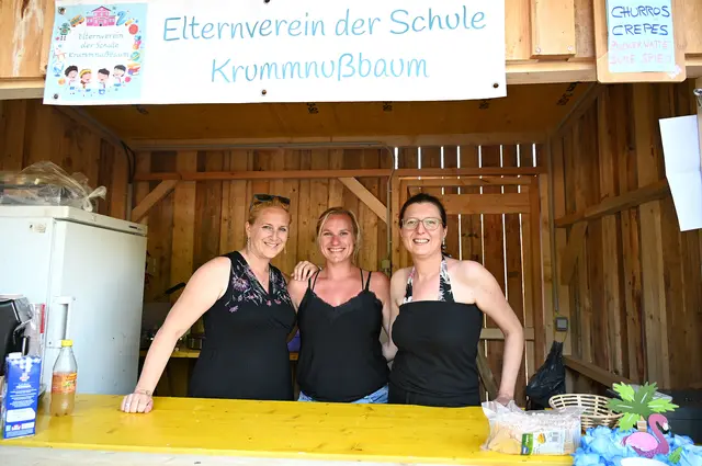 Der Elternverein sorgte für das leibliche Wohl: Claudia Eichinger, Melanie Hör und Katharina Gramer | Foto: Gerlinde Siebenhandl