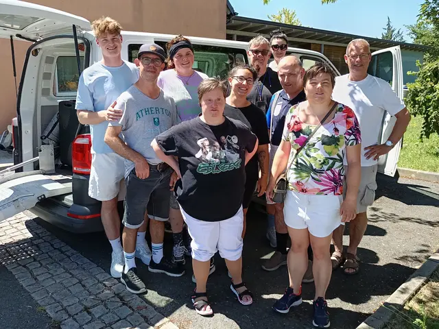 Das Team der Lebenshilfe Hartberg vor der Abfahrt zu den Special Olympics nach Wien | Foto: Lebenshilfe Hartberg