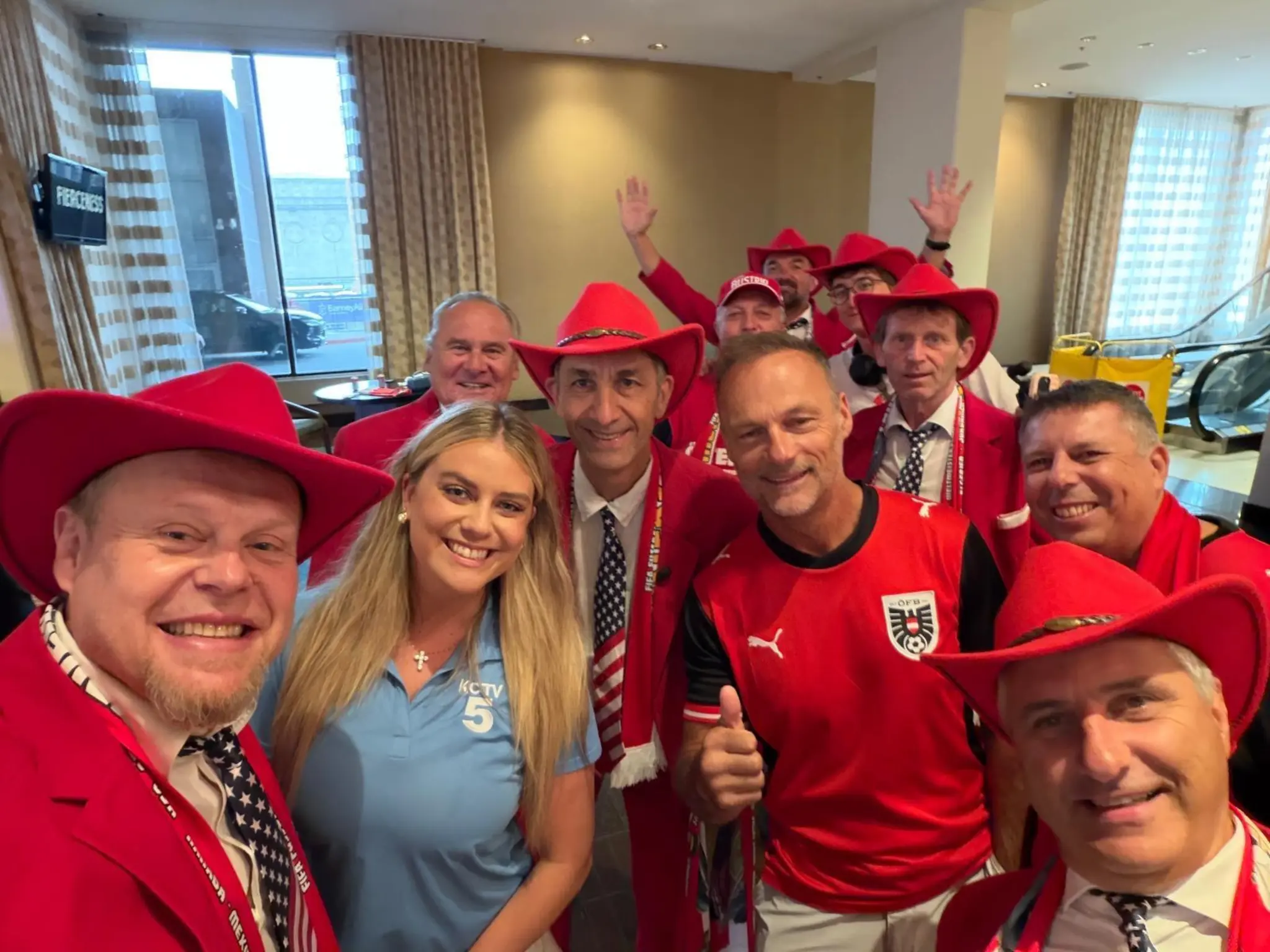 Mühlviertler im US-Fernsehen: „Red Hot Austrian Fans“ mischen die USA auf ...