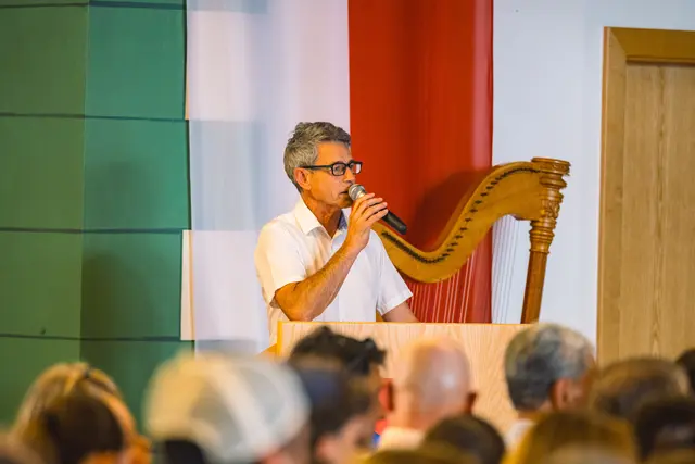 Direktor Franz Eller führte durch den Abend | Foto: Pernsteiner