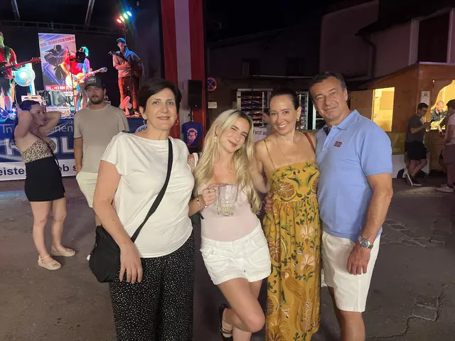 Martina Führer-Hölzl, Anna Fuchsbauer, Andreia Lourenço und Martin Fuchsbauer