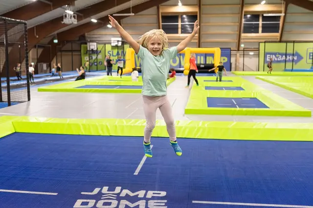 Ferienspaß mit dem größten Indoor-Trampolin der Welt! | Foto: JUMP DOME