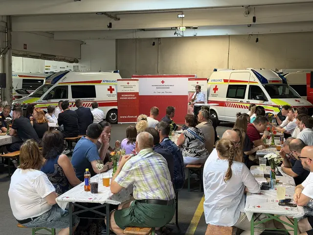 Das Mitarbeiterfest der Rotkreuz-Bezirksstelle Wiener Neustadt war trotz der großen Hitze gut besucht. | Foto: RKNÖ / Presseteam Rotes Kreuz Wiener Neustadt