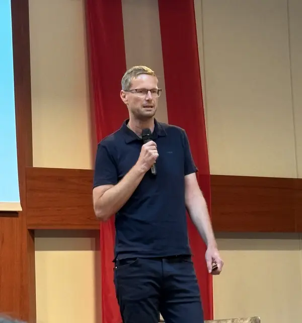 Florian Falkner, Geschäftsführer von General Solutions, stellte die digitale Karte vor. | Foto: Elisabeth Zangerl