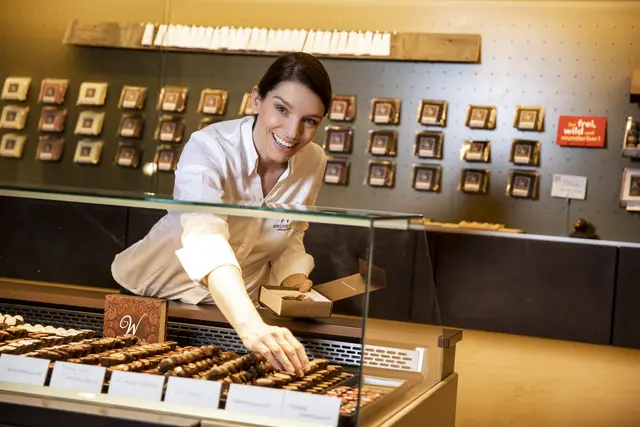 Eveline Wild, Tiroler Konditormeisterin und Patissière, bringt ihre Expertise als Jurorin in die neue TV-Show „Das große Backen Österreich“ ein und bewertet ab Herbst 2026 die Kreationen heimischer Hobbybäcker. | Foto: Lukas Kirchgasser