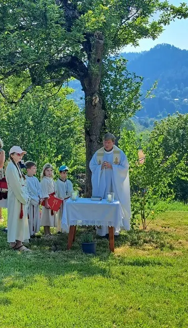 Christian Stromberger wurde vor 35 Jahren zum Priester geweiht und zelebrierte die Heilige Messe beim Pfarrfest. | Foto: Privat