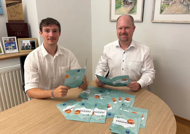 V.l.: Jugendgemeinderat Benedikt Schatek und Bgm. Michael Nistl | Foto: Gemeinde Katzelsdorf