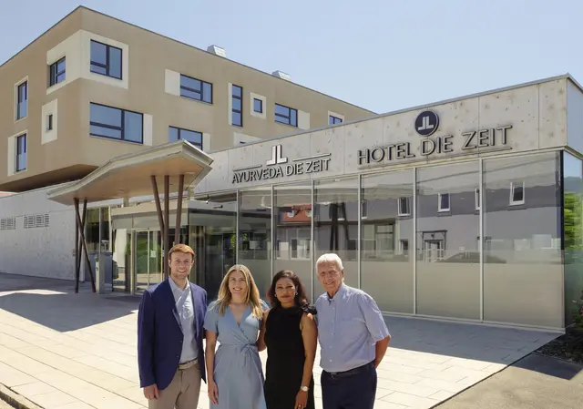Andreas und Michaela Riedl, Preeti Hoffmann , Alfred Riedl | Foto: jacques-lemans
