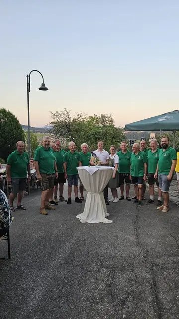 Mehrere Vereine gratulierten Michael Rössl und seinem TEam. | Foto: Rössl