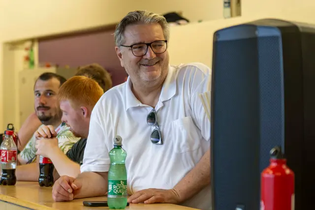 Wiens Sportstadtrat Peter Hacker (SPÖ) verfolgte das kurzfristig organisierte Fußballturnier. | Foto: GEPA Pictures Special Olympics Österreich