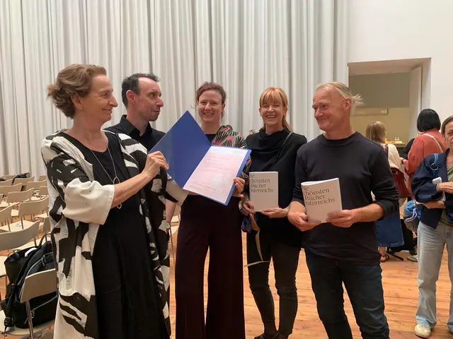 Renate Stockreiter, Herbert Eigner-Kobenz, Julia Stattin, Katharina Strasser und Wolfgang Kühn (vlnr) bei der Auszeichnung. | Foto: privat