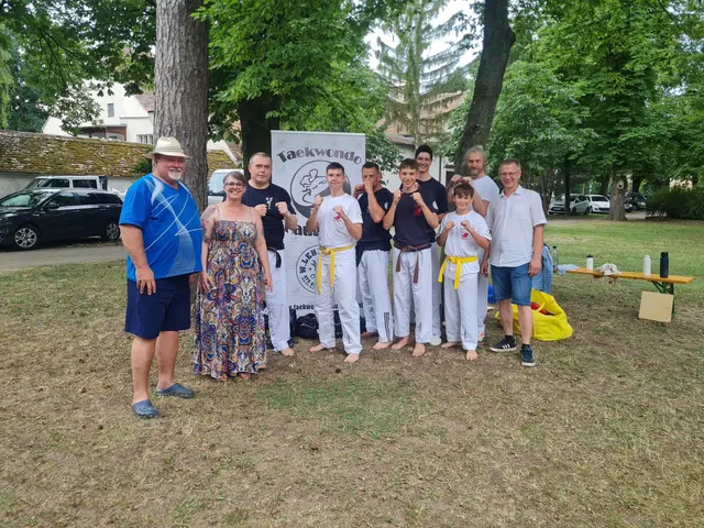 Die Taekwondo-Schüler von Christian Lehrninger beeindruckten mit ihrer Vorführung. | Foto: Florian Nawara