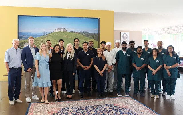 Das Team freut sich auf einen Neustart im Ayurveda Hotel Die Zeit. | Foto: jacques-lemans