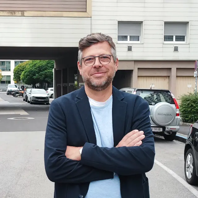 KPÖ-Gemeinderat Michael Roth-Schmida schlägt in ausgewählten Straßenzügen autofreie Sonntage vor. | Foto: KPÖ Linz