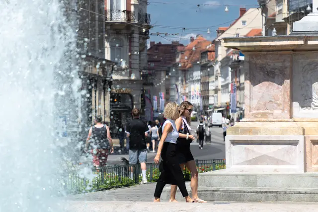 Graz ist im steirischen Vergleich ein echter Hitze-Hotspot. Vor allem in den Nachtstunden kühlt es kaum ab.  | Foto: Konstantinov