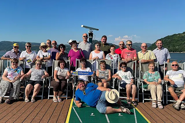 Die Ortsgruppe Wilfersdorf – Horst Obermayer, Maria Karl, Anna Zagler, Christine Kohzina, Veronika Geyer, Emma Bauer, Anni Stoiber, …, Gerhard Bauer, Birgit Obermayer, Maria Löffler, Josef Martkovic, Friedrich und Birgitt Grum, Johannes und Gertrud Strobl, Fritz Geyer, Barbara Wiesinger, Josef Kohzina, …., Josef Wiesinger, Josef Löffler, Franz Stoiber, ….,
 | Foto: NÖ Senioren 