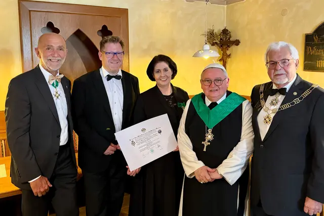 BGM Josef Schaden, BH Dr. Markus Peham, Mag. Hermine Hackl, Ordensprälat Abt Johannes Szypulski und Ordensstatthalter Prof. DI Dr. Franz Wilhelm Friedreich. | Foto: Lazarusorden