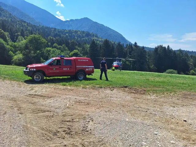 Auch der Polizeihubschrauber stand im Einsatz. | Foto: Feuerwehr Feistritz ob Bleiburg