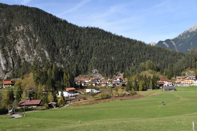 In Biberwier wurden bei einem Sonnwendfeuer mehrere Personen durch einen Böller verletzt. | Foto: Duwe