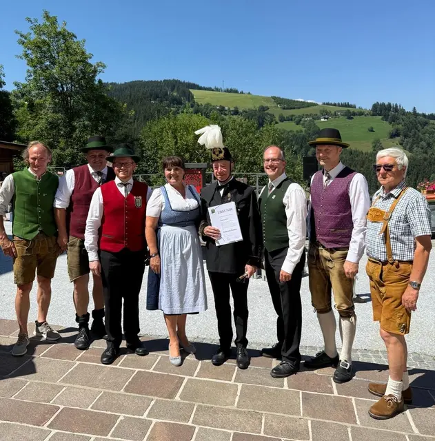Hubert Pratl wurde mit dem Goldenen Panther für seine Dienste im Blasmusikbezirksverband Birkfeld ausgezeichnet.  | Foto: Land Steiermark