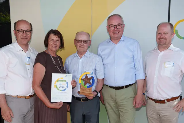 Katzelsdorf: Präs. Johannes Pressl, Obfrau Maria Forstner, Dorfheld Johann Woltran, LH-Stv. Stephan Pernkopf, Bgm. Michael Nistl | Foto: Josef Bollwein