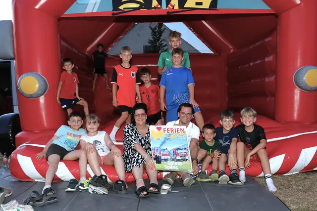v.l.n.r. Bgm. Bernhard Heinl und GGR Daniela Schodt freuen sich auf viele teilnehmende Kinder | Foto: Marktgemeinde Michelhausen