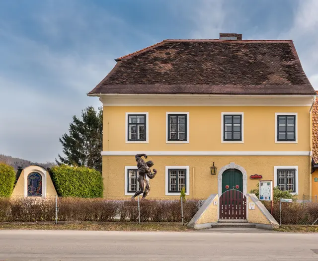 Das Arnold Schwarzenegger Museum in Thal lädt ab Juli zur Wissens-Schnitzeljagd. | Foto: David Capellari