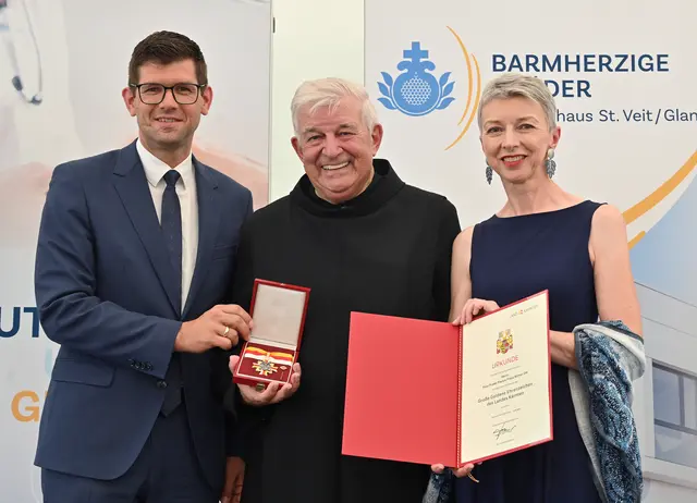 Frater Paulus Kohle wurde das Großen Goldene Ehrenzeichen des Landes Kärnten verliehen. | Foto: Studio Horst