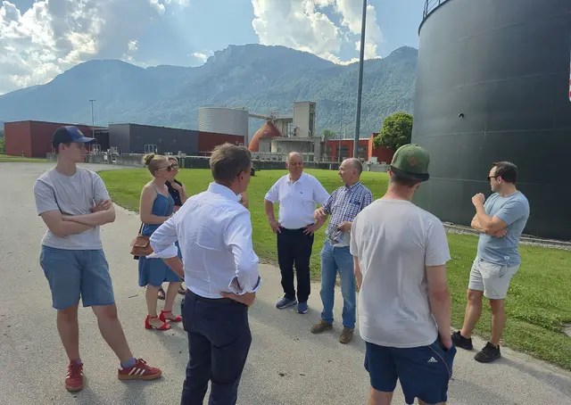 Der Besuch beim Abwasserverband zeigte, wie regionale Energieversorgungskreisläufe in der Praxis funktionieren.  | Foto: KEM Hohe Salve