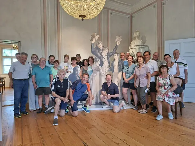 (v.l.n.r) Mitglieder des Kulturvereins im Schubertschloss Atzenbrugg  | Foto: Kulturkreis Langenrohr