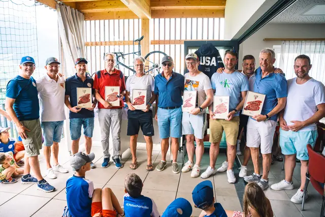 Mit Silber geehrt wurden Josef Koller, Simon Thurnbichler und Klaus Klingenschmid; Silber mit Gold erhielten Johannes Seidner und Josef Wiesfleckner und Gold wurde Peter Kolland überreicht. Im Bild sind die Geehrten mit Bezirksobmann IBK-Land Ost Siegfried Klausner, seinem Stv. Johann Thurnbichler, sowie Obmann Georg Falgschlunger zu sehen. | Foto: Pernsteiner