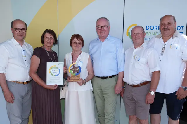 Die ausgezeichneten Dorfheldinnen und Dorfhelden aus dem Bezirk Mistelbach wurden für ihren außergewöhnlichen ehrenamtlichen Einsatz in ihren Heimatgemeinden geehrt. | Foto: NÖ Dorf- und Stadterneuerung