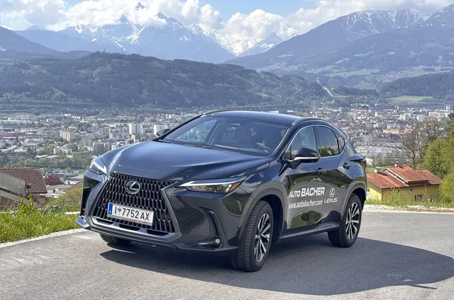 Die Silhouette des Lexus NX 450h+ wirkt dynamisch, fast coupéhaft, ohne dabei die Alltagstauglichkeit zu beeinträchtigen.  | Foto: Karl Künstner