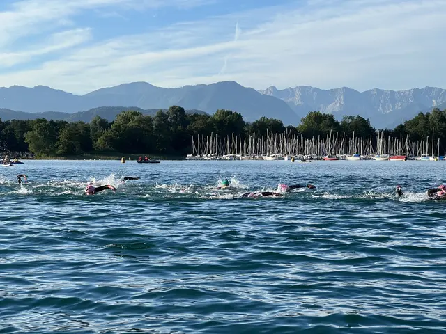 Die Profis auf der Schwimmstrecke. | Foto: MeinBezirk.at
