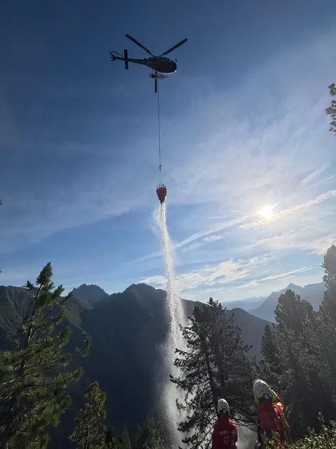 Seit den frühen Morgenstunden standen die Einsatzkräfte am Dienstag neuerlich im Einsatz. | Foto: FF Neustift